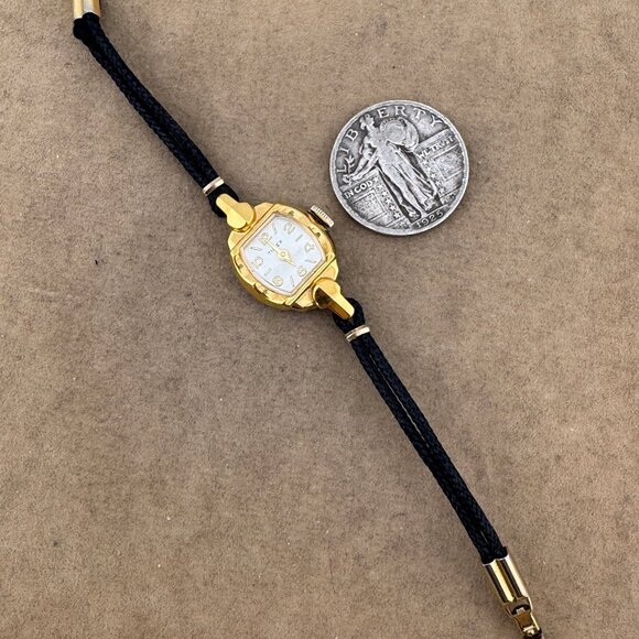 Vintage Timex Hand Wind 1950's Small wrist size Gold Tone Watch - Picture 5 of 6